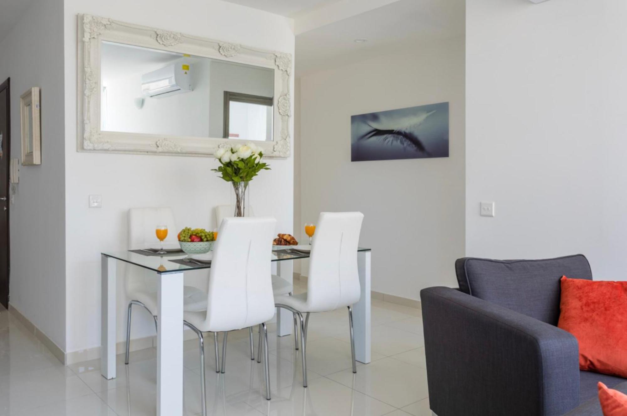 Saint Julian - Lovely Apartment With Terrace - Cityapartmentstay Saint Julian's ภายนอก รูปภาพ